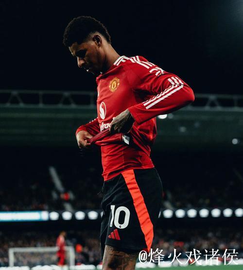 泰勒-亚当斯：老特拉福德独具魅力，挑战曼联令人激动